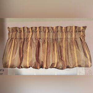 Valance Collection Blouson.